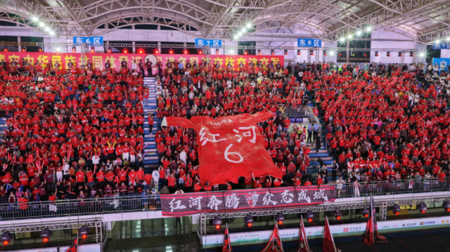 杏彩体育从滇超赛场到女足绿茵红河足球人的十年“不倒”(图1)